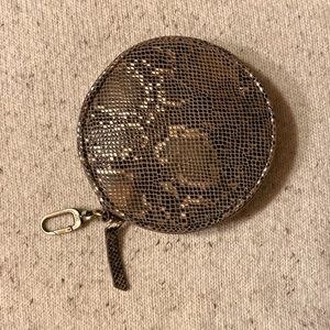 Hobo Revolve clip pouch in Metal Snake